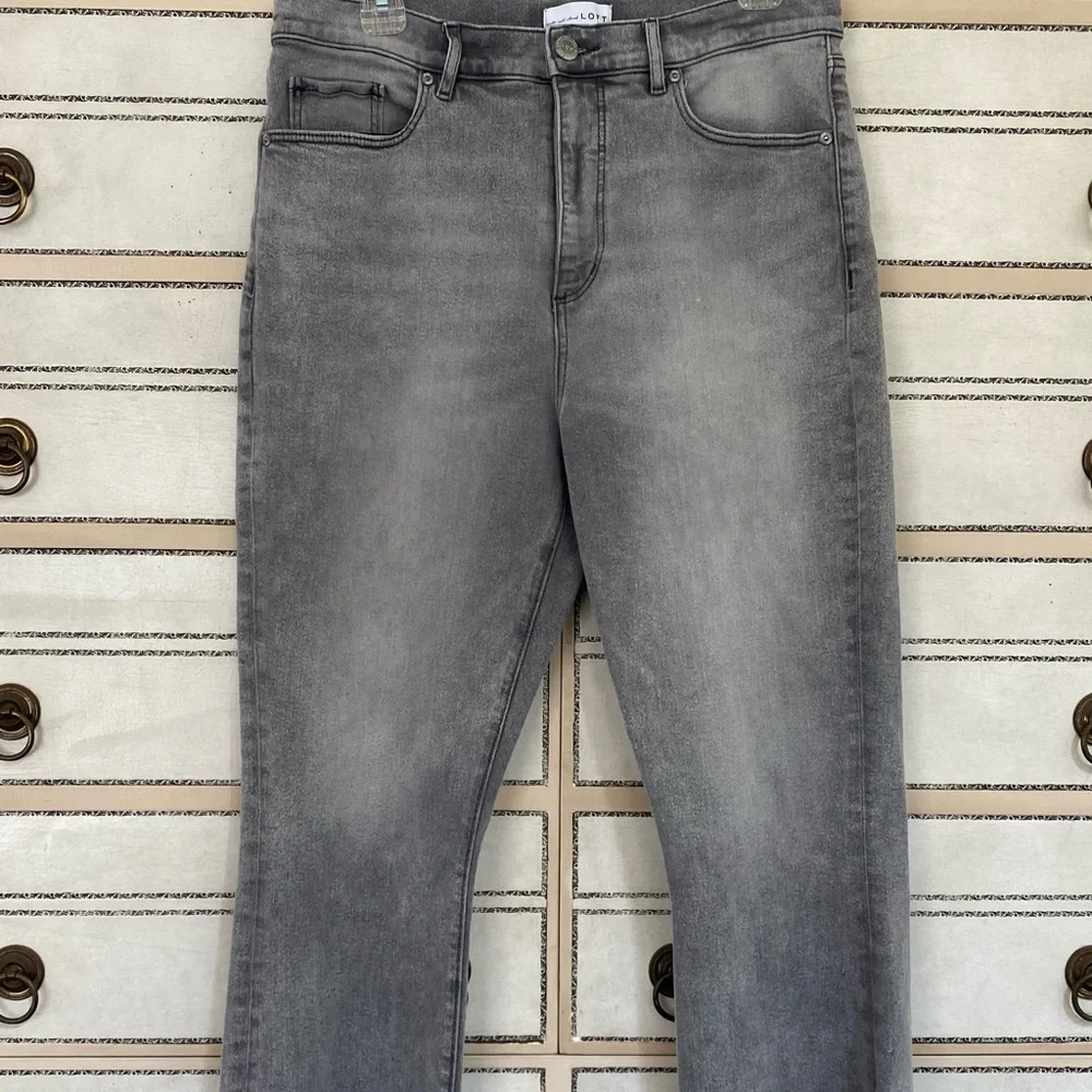 Adorable Loft High Wasted KickcropJeans - Picture 2 of 7